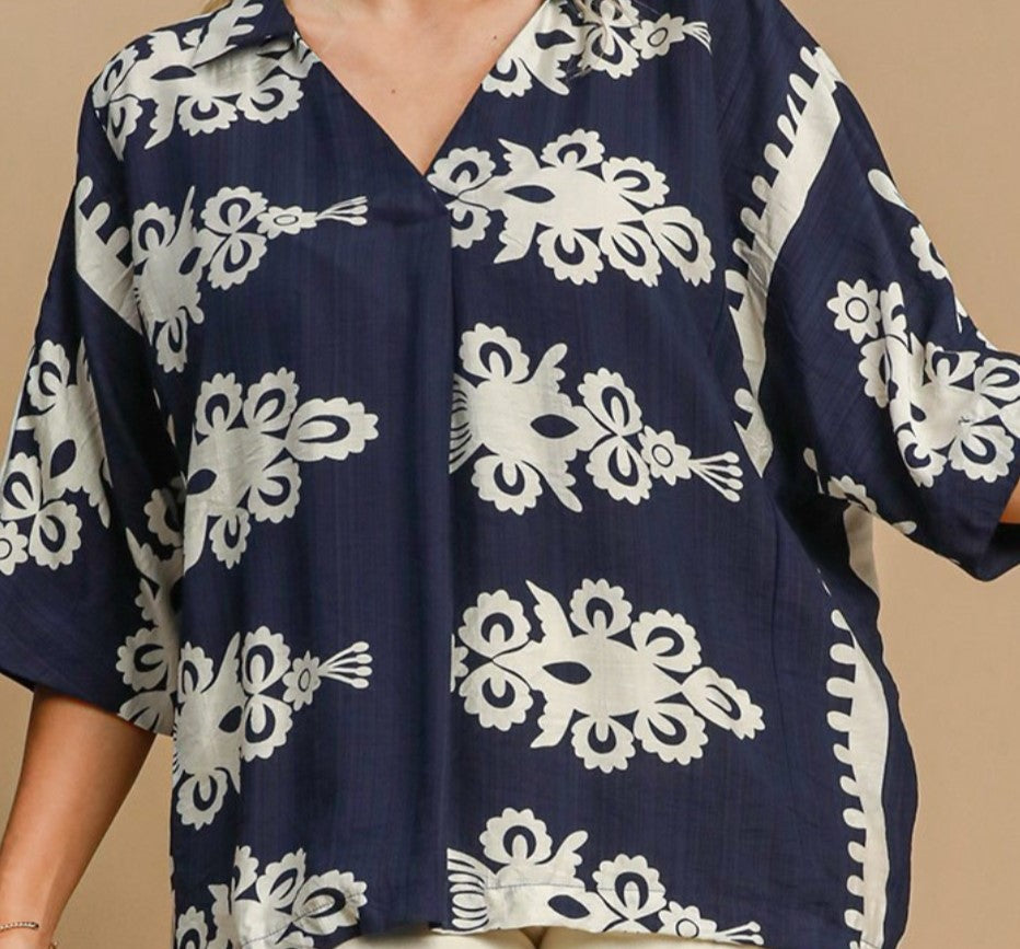 16-26 SIZE - Pretty in Paradise Navy and White Tunic -------- Size