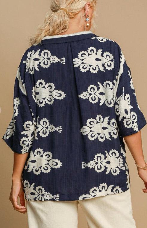 16-26 SIZE - Pretty in Paradise Navy and White Tunic -------- Size