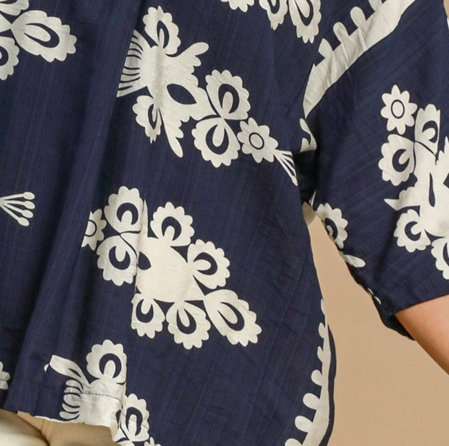 16-26 SIZE - Pretty in Paradise Navy and White Tunic -------- Size
