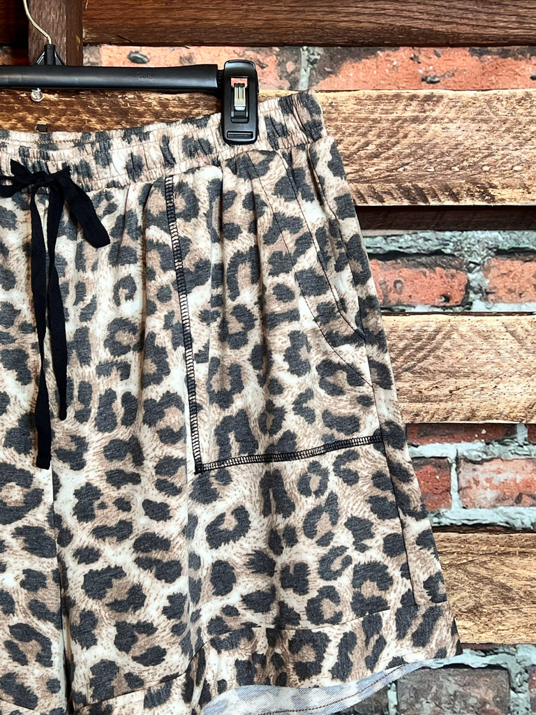 COMFY SOFT LEOPARD PRINT 1X 2X 3X SHORT IN BROWN-------SALE