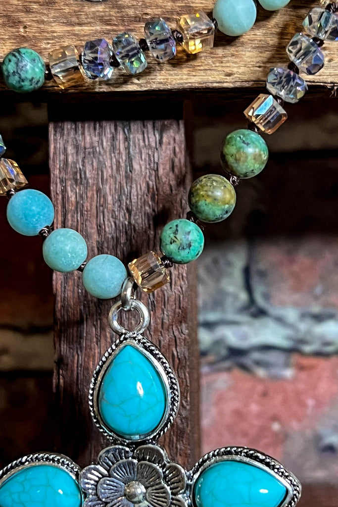 Sparkle Faith Natural Stones Necklace in Turquoise