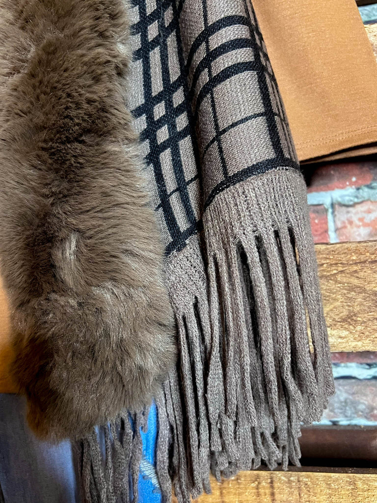 STYLISH COZY VEST IN BROWN & MOCHA ------------ SALE