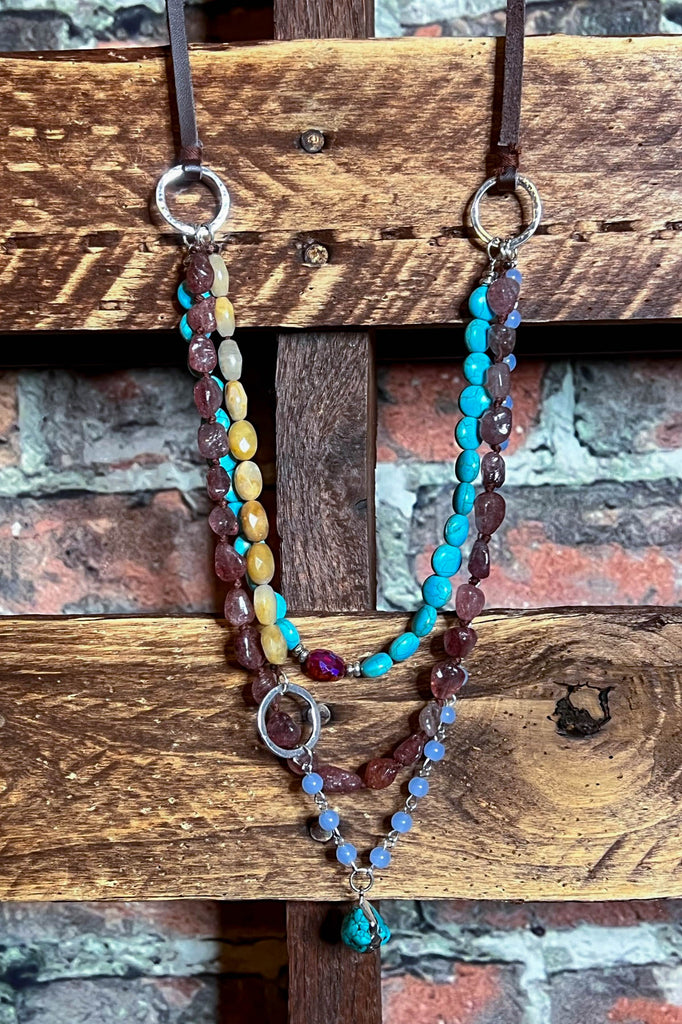 A FAIRYTALE NECKLACE NATURAL STONE MULTI-COLOR