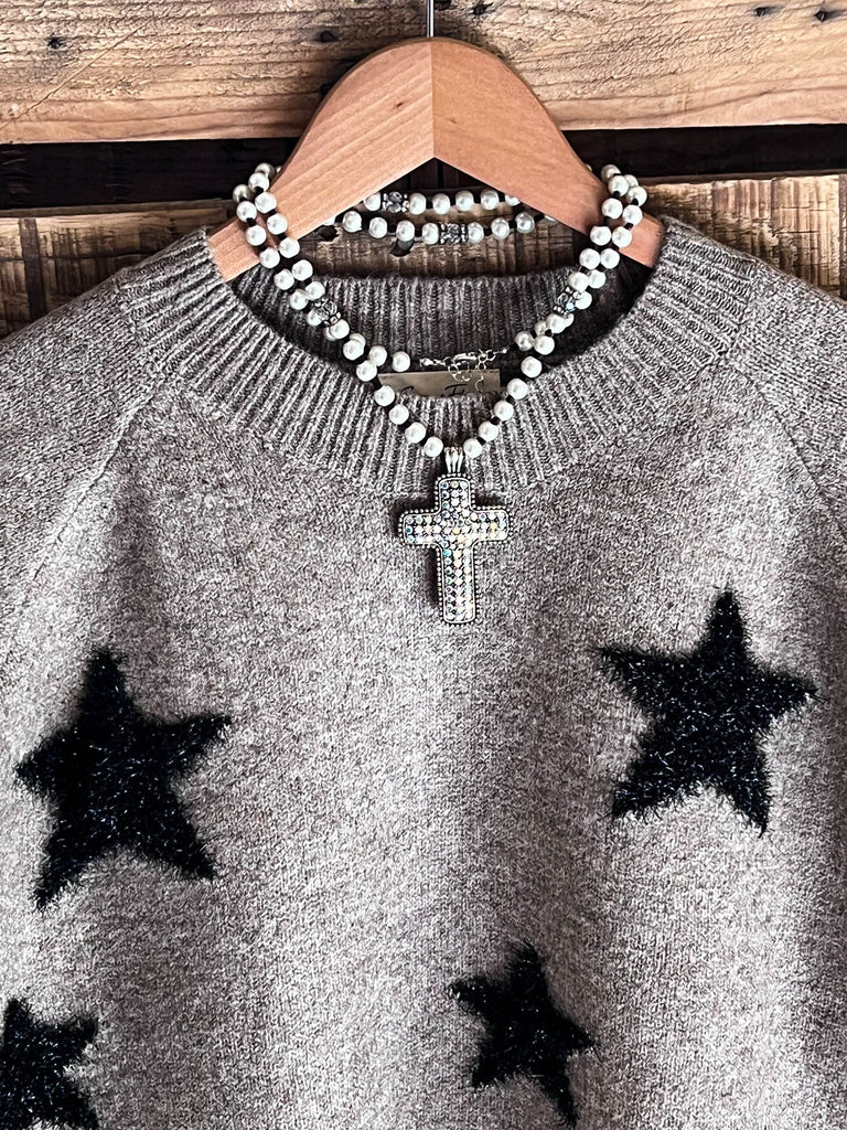 THE BRIGHTER STARS PATCH PULLOVER SWEATER IN MOCHA