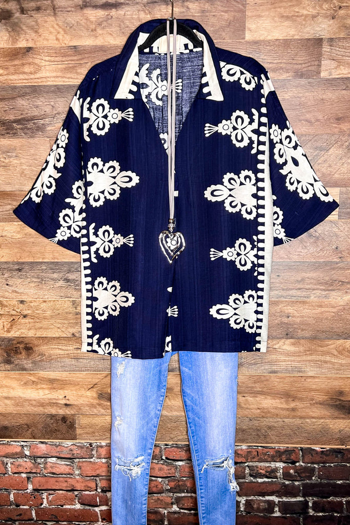 16-26 SIZE - Pretty in Paradise Navy and White Tunic -------- Size
