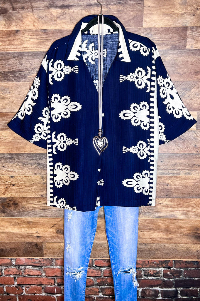 16-26 SIZE - Pretty in Paradise Navy and White Tunic -------- Size