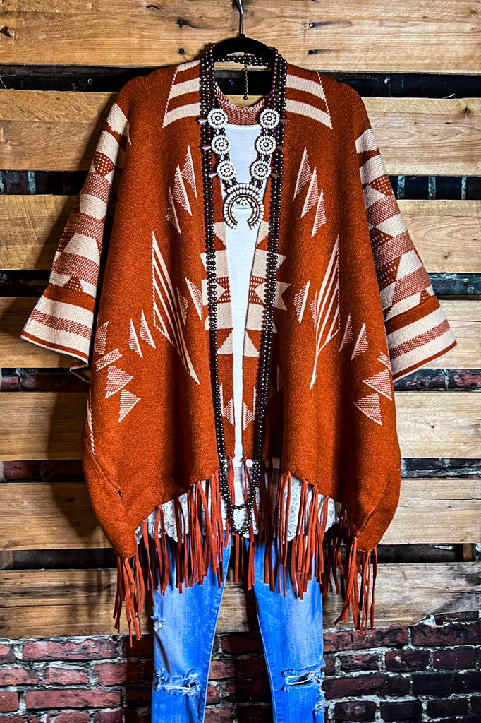 THE BRIGHTER SIDE BOHO RUANA CARDIGAN IN RUST