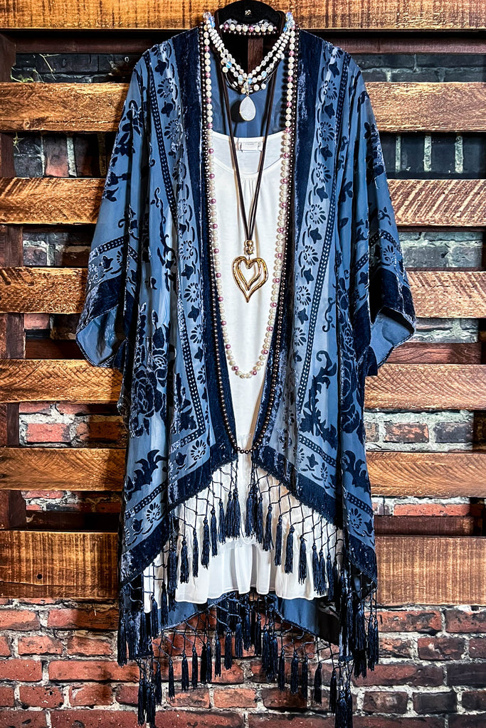 LA VIE BOHEME NAVY BLUE VELVET BURNOUT KIMONO