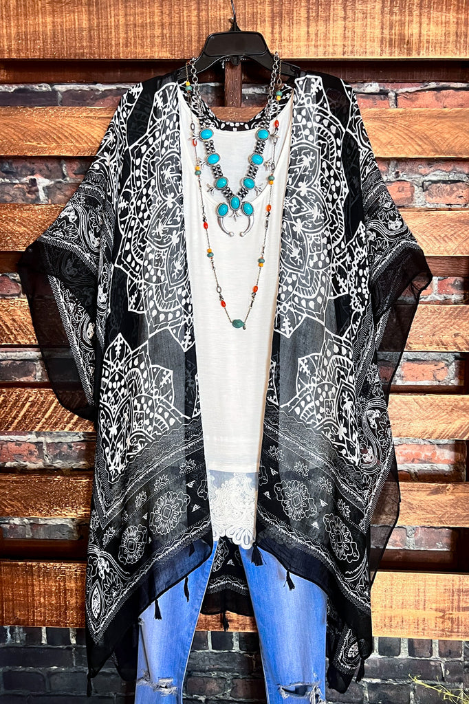 LIVING SO FREE GAUZE BLACK KIMONO