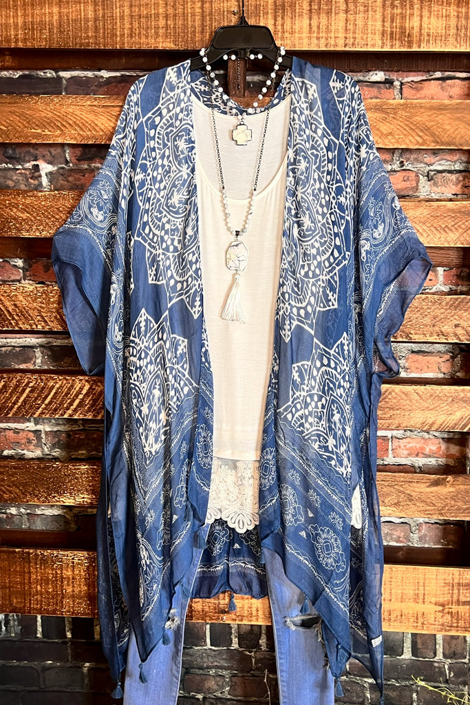 LIVING SO FREE GAUZE KIMONO IN NAVY