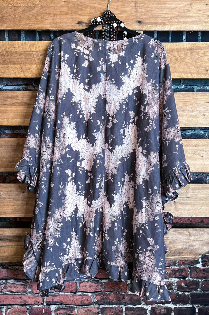 EVERYTHING YOU DO IS MAGIC LACE RUFFLE KIMONO IN MOCHA & MAUVE