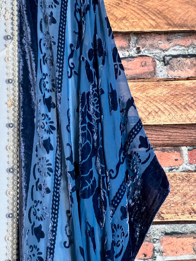 LA VIE BOHEME NAVY BLUE VELVET BURNOUT KIMONO
