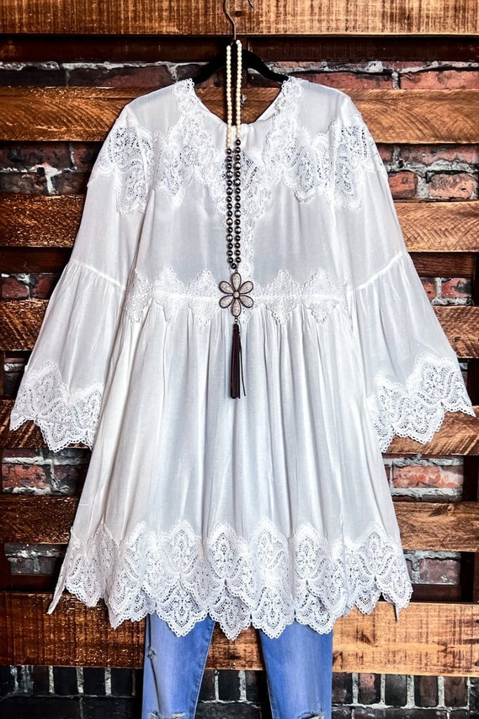 LIKE A LOVE SONG VINTAGE-INSPIRED TUNIC IN WHITE