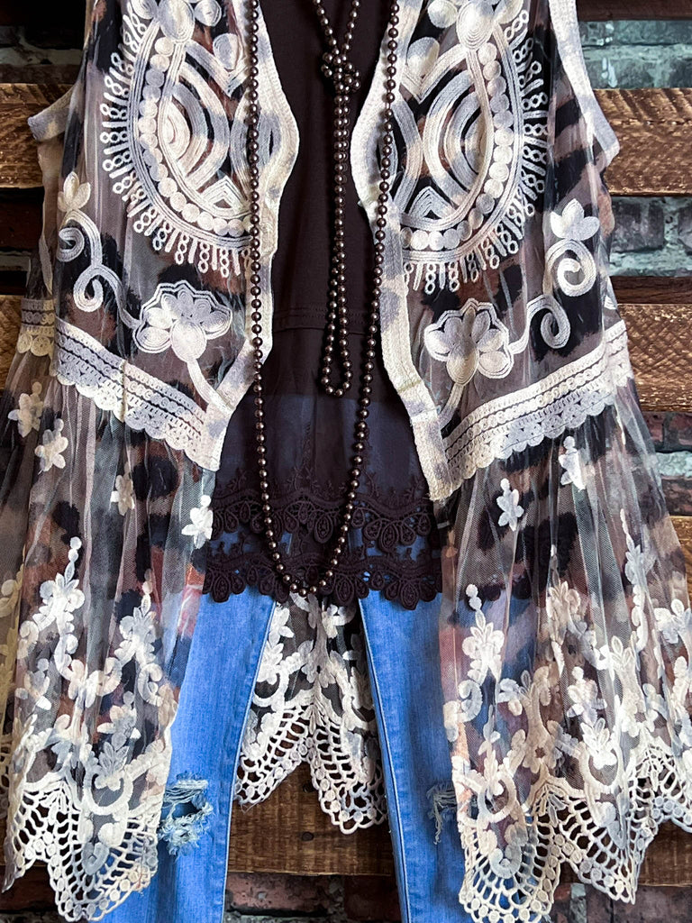 CHARM TO GO IN STYLE FAB LACE LEOPARD PRINT VEST IN BEIGE & BROWN