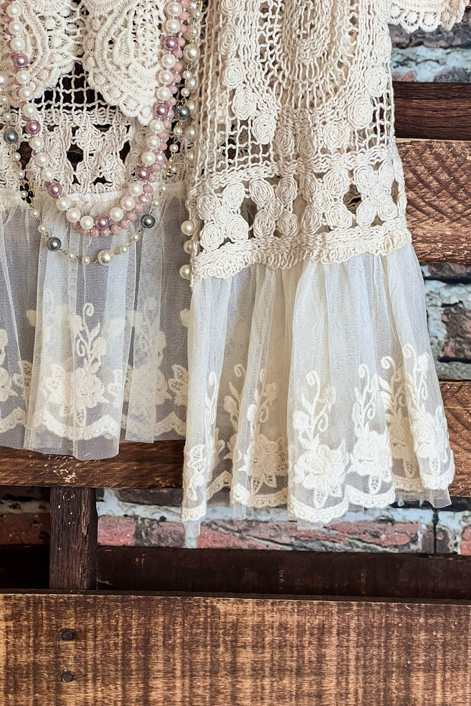 EVER SO SWEET VINTAGE CROCHET LACE VEST BEIGE