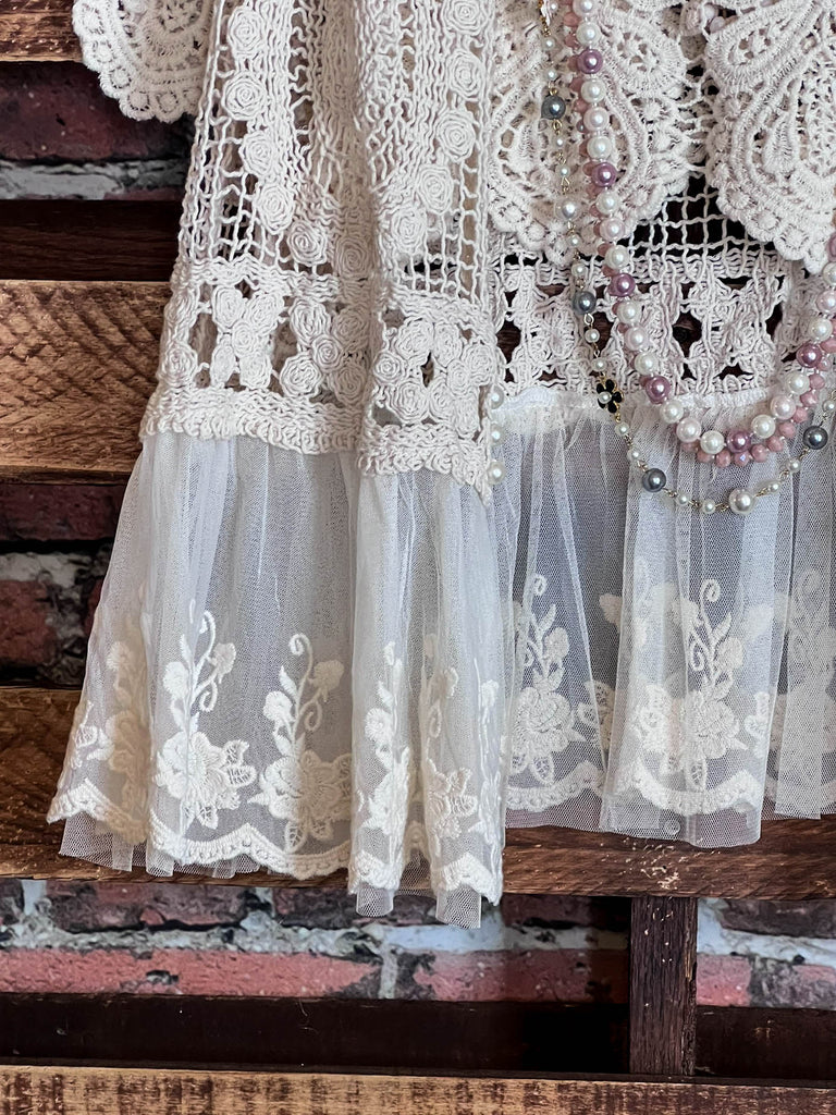 EVER SO SWEET VINTAGE CROCHET LACE VEST BEIGE