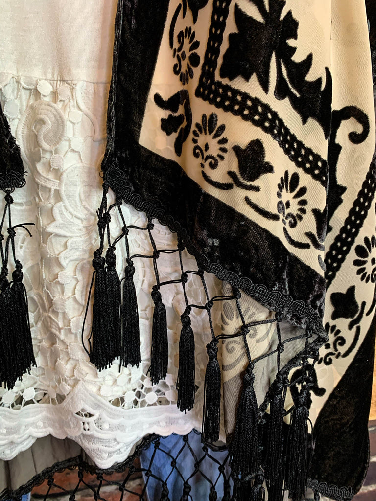 LA VIE BOHEME BLACK VELVET BURNOUT KIMONO