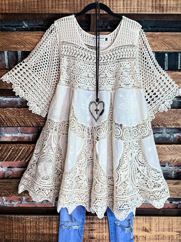 A FAIRYTALE PRETTY 100% COTTON CROCHET LACE IN NATURAL