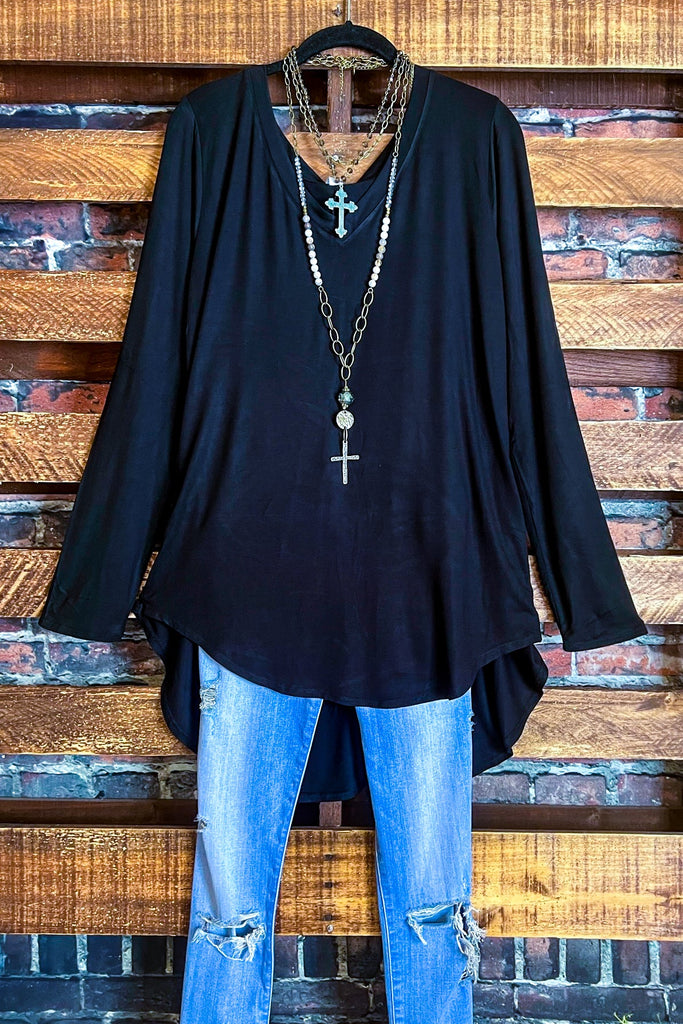 BASIC CASUAL T-SHIRT IN BLACK-------sale