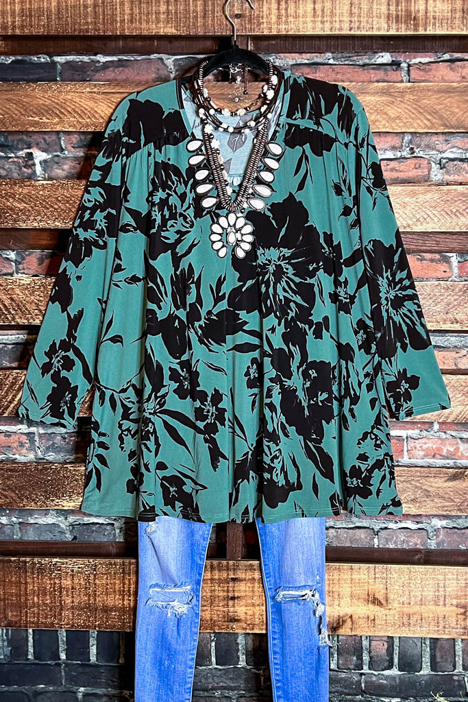 20-24 SIZE -  FLORAL TOP IN BLACK & GREEN------SALE