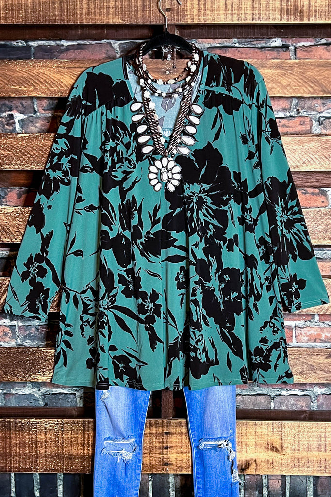 20-24 SIZE -  FLORAL TOP IN BLACK & GREEN------SALE