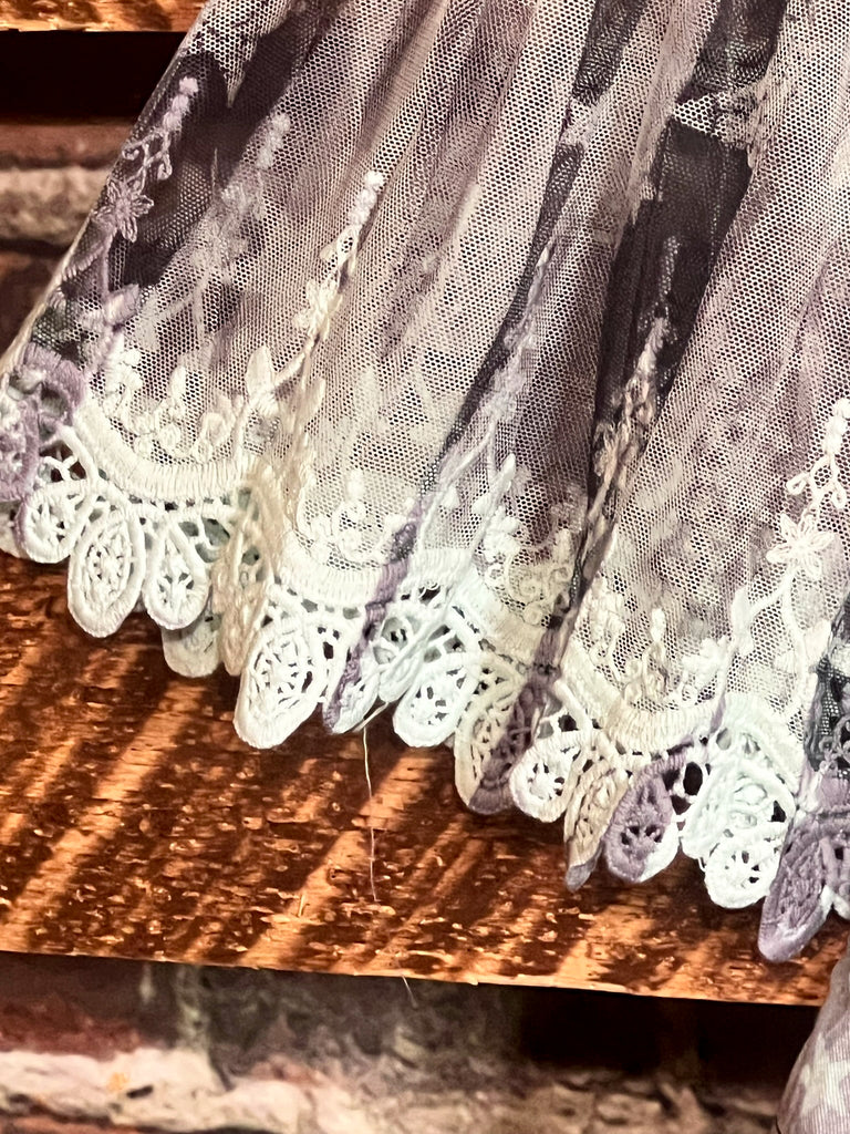 A SKY FULL OF STARS LACE SLEEVE TUNIC IN MINT