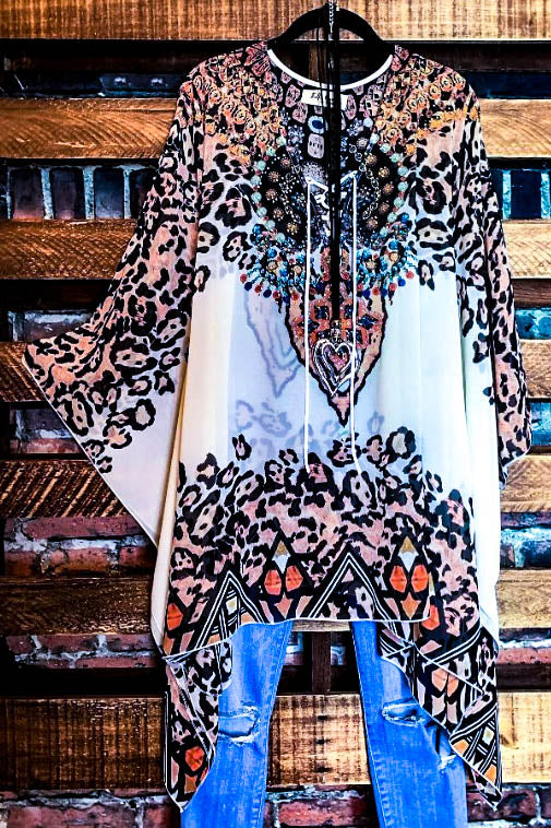 AS CHARMING AS EVER CRYSTAL STYLISH TUNIC IN BLACK & WHITE