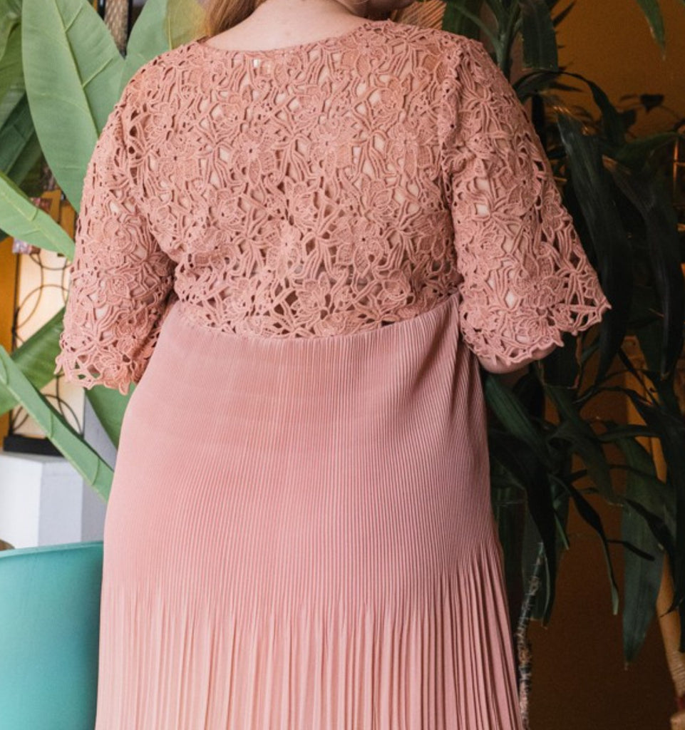 14-16 SIZE - MAUVE PLEATED DRESS --------SALE
