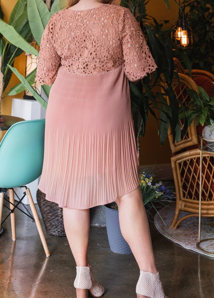 14-16 SIZE - MAUVE PLEATED DRESS --------SALE