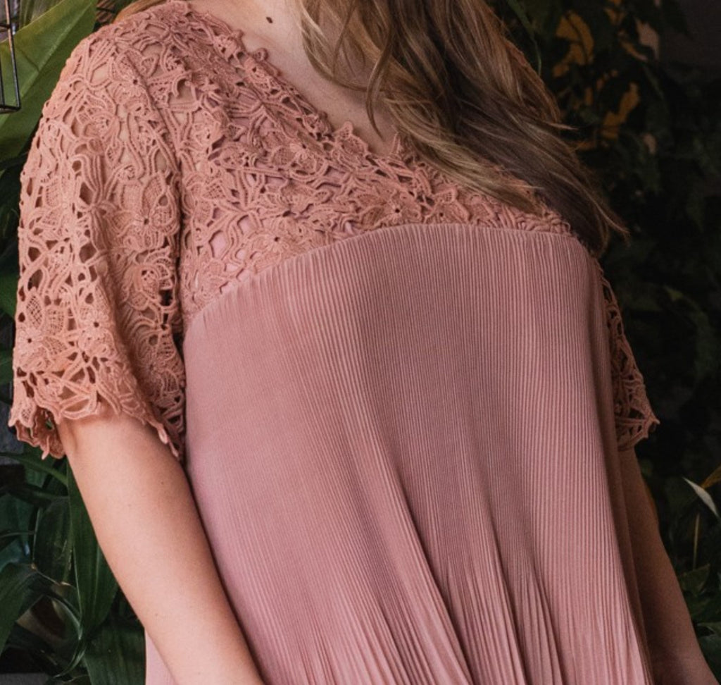 14-16 SIZE - MAUVE PLEATED DRESS --------SALE