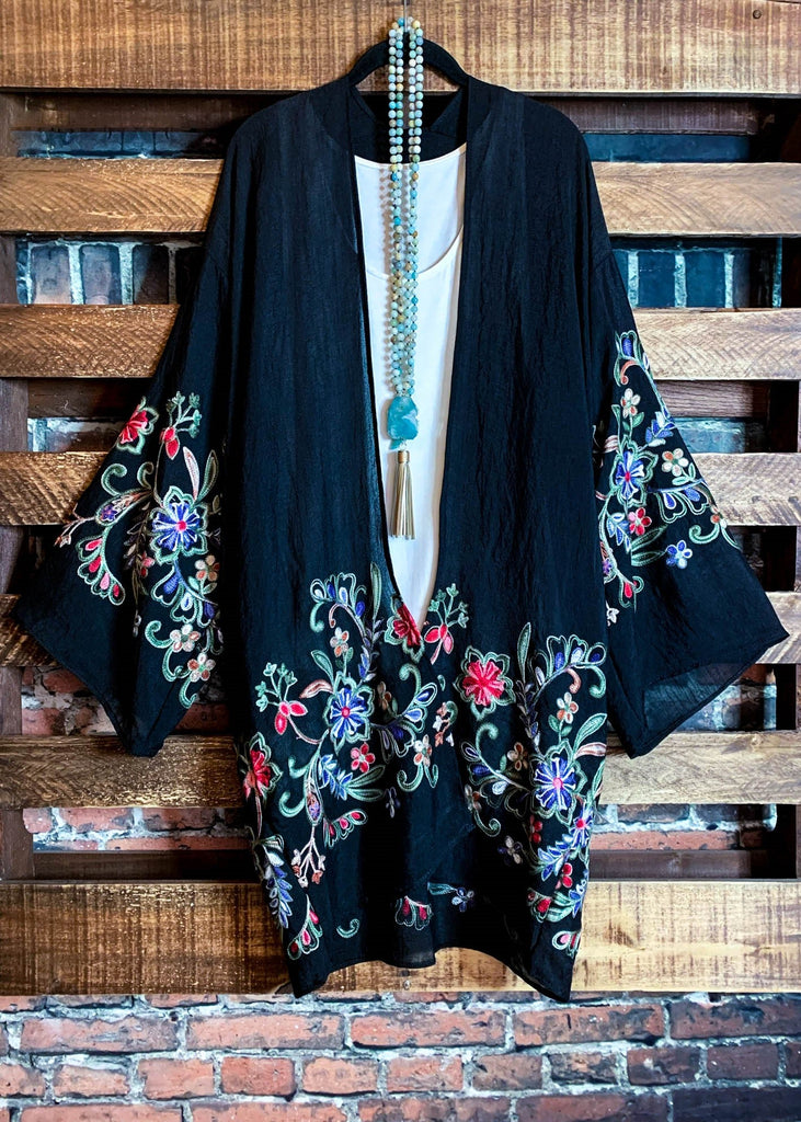 GO WITH GRACE FLORAL EMBROIDERED KIMONO IN BLACK