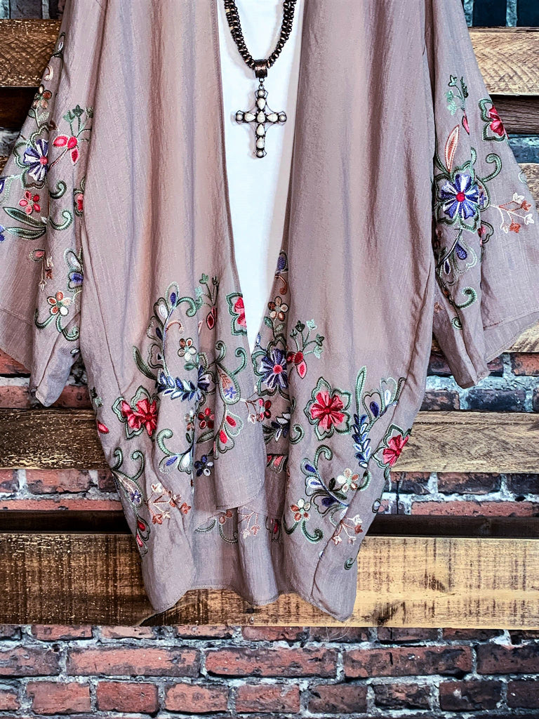 GO WITH GRACE FLORAL EMBROIDERED KIMONO IN MOCHA