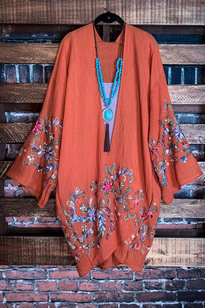 GO WITH GRACE FLORAL EMBROIDERED KIMONO IN RUST
