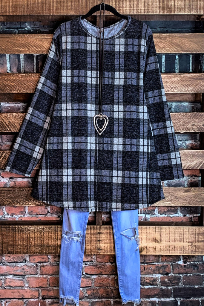 22-26 PLAID HACCI SWEATER TUNIC IN BLACK & MIX-------SALE