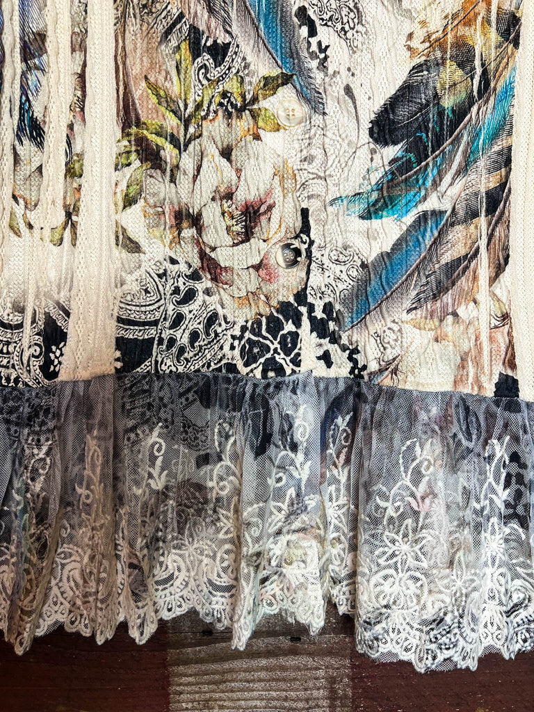 WONDER PARADISE LACE JACKET IN FLORAL & FEATHER PRINT