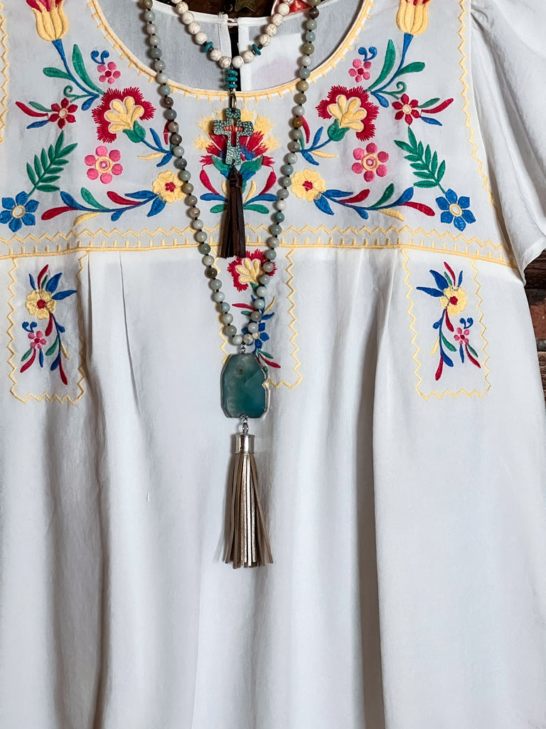 14-20 SIZE - DELICATE GARDENS IVORY EMBROIDERED TOP---------SALE