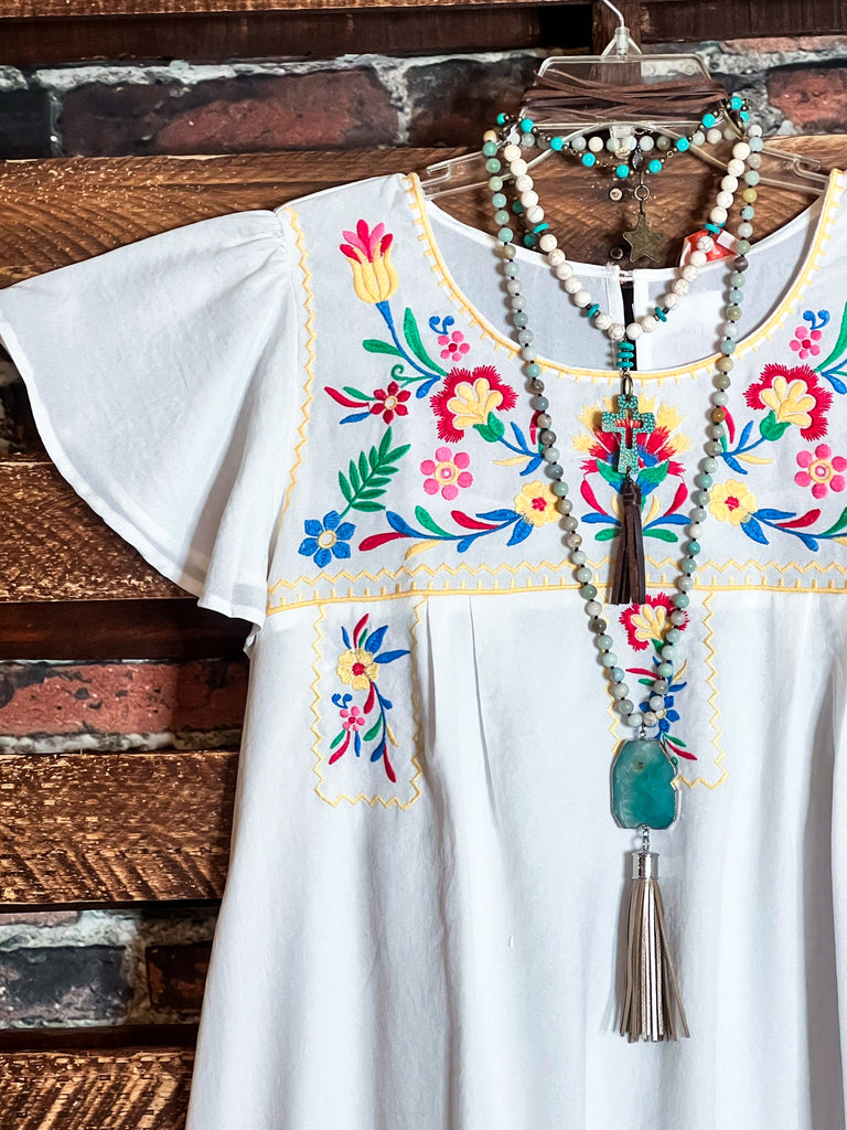 14-20 SIZE - DELICATE GARDENS IVORY EMBROIDERED TOP---------SALE