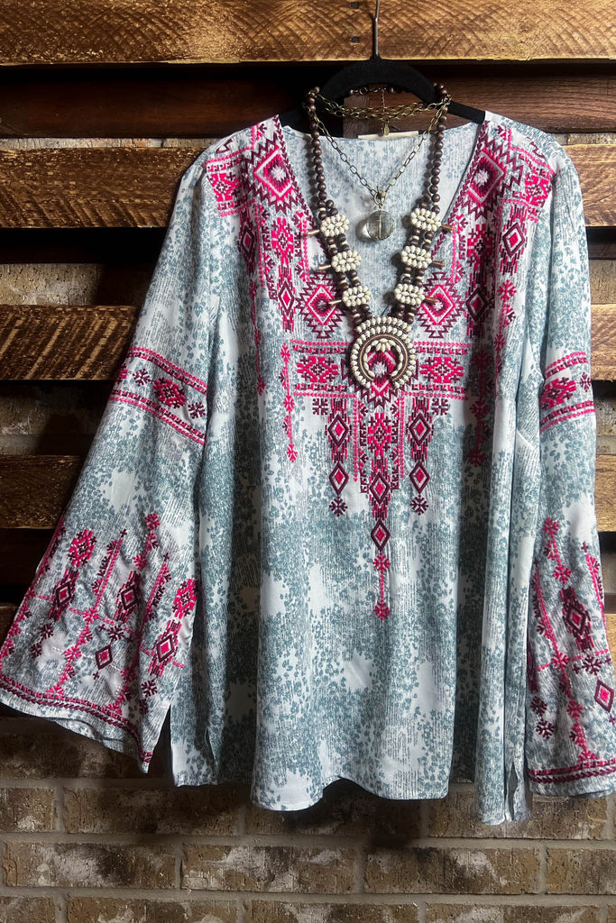 Without Worry Tunic Gray & Magenta