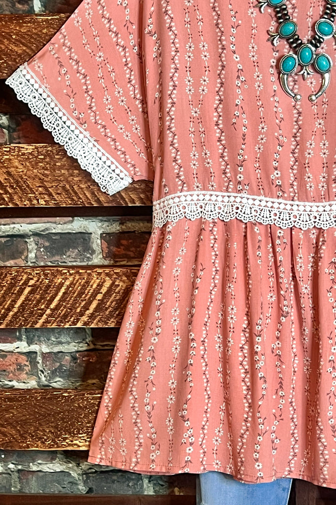 22-26 SIZE - FLORAL BABYDOLL TOP OVERSIZED IN ASH CORAL ------------ SALE