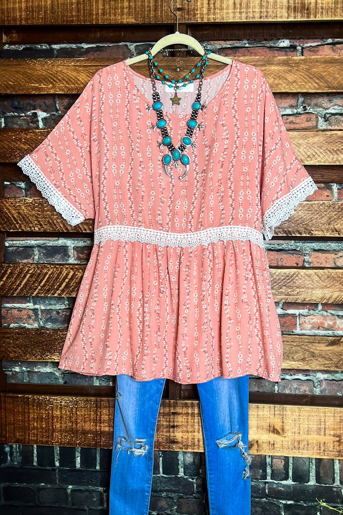22-26 SIZE - FLORAL BABYDOLL TOP OVERSIZED IN ASH CORAL ------------ SALE