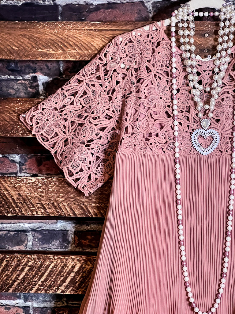 14-16 SIZE - MAUVE PLEATED DRESS --------SALE