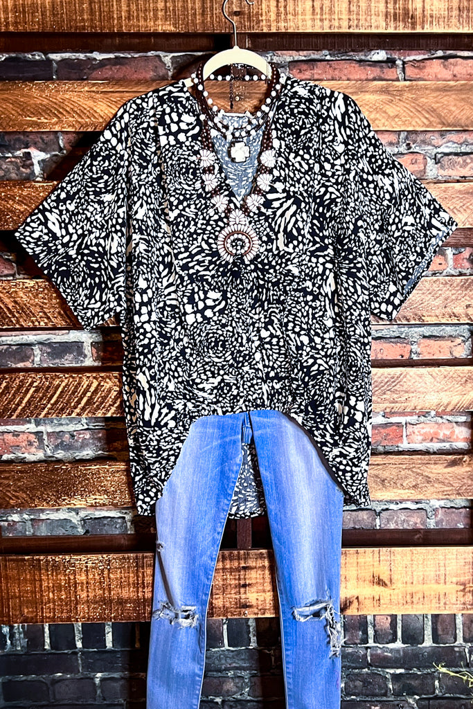 LEOPARD PRINT TOP IN NAVY ------------ SALE