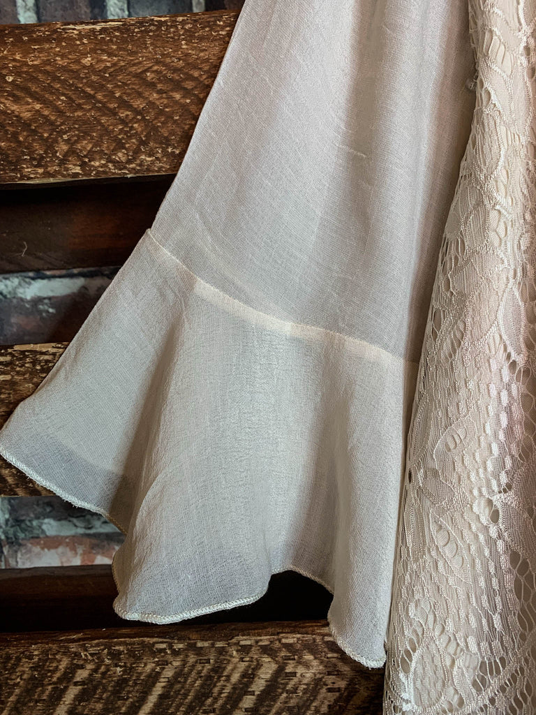 ABSOLUTELY UNFORGETTABLE FAB LACE TUNIC IN BEIGE & CRIMSON