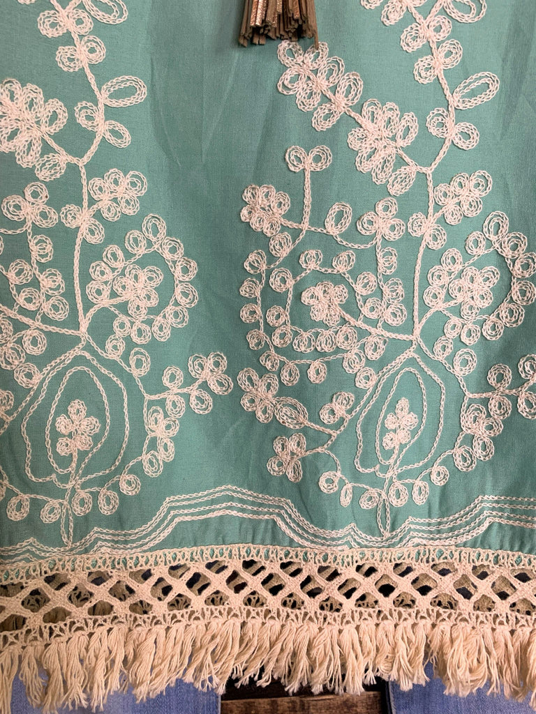 MINT EMBROIDERED TOP------sale