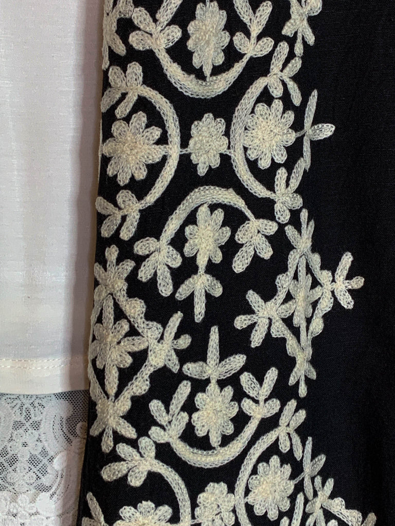 Love In Bloom Embroidered Kimono in Black