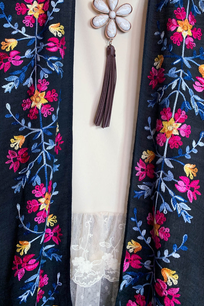 IT'S LOVE AT FIRST SIGHT BLACK EMBROIDERED KIMONO