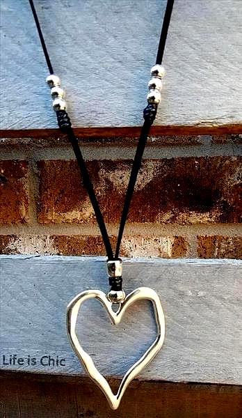 SEDONA GYPSY HEART NECKLACE & EARRING SET SILVER COLOR