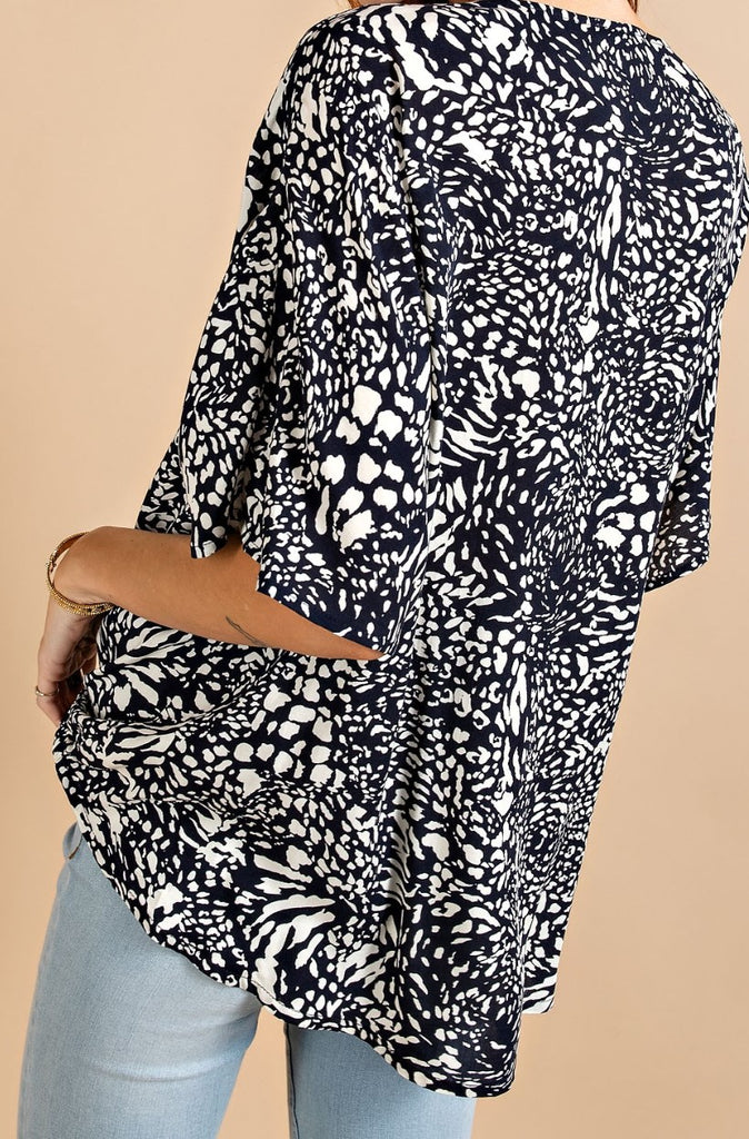 LEOPARD PRINT TOP IN NAVY ------------ SALE