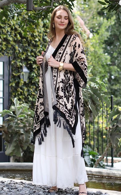 LA VIE BOHEME VELVET BURNOUT KIMONO IN BLACK