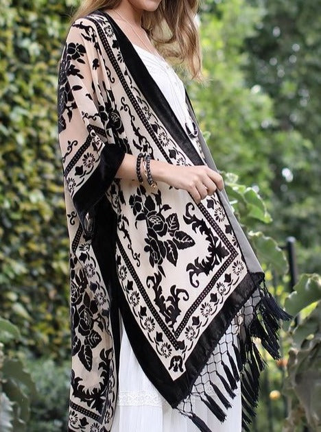 LA VIE BOHEME VELVET BURNOUT KIMONO IN BLACK